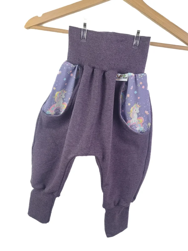 Pumphose mit Taschen flieder mit Einhörner flieder