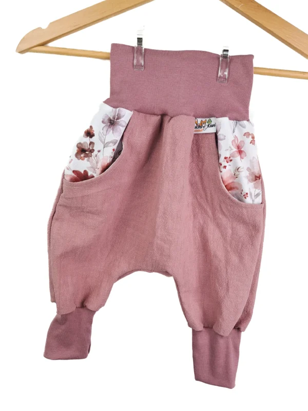 Pumphose mit Taschen altrosa mit Blumenmeer