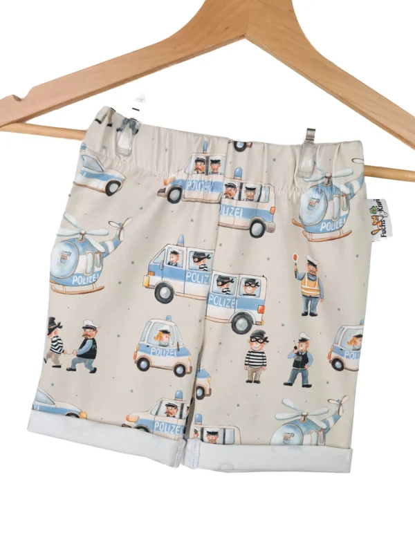 Kurze Shorts Polizeiliebe