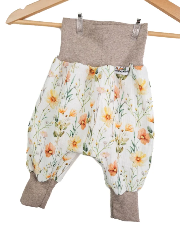 Pumphose Musselin Sommerblumen pastell