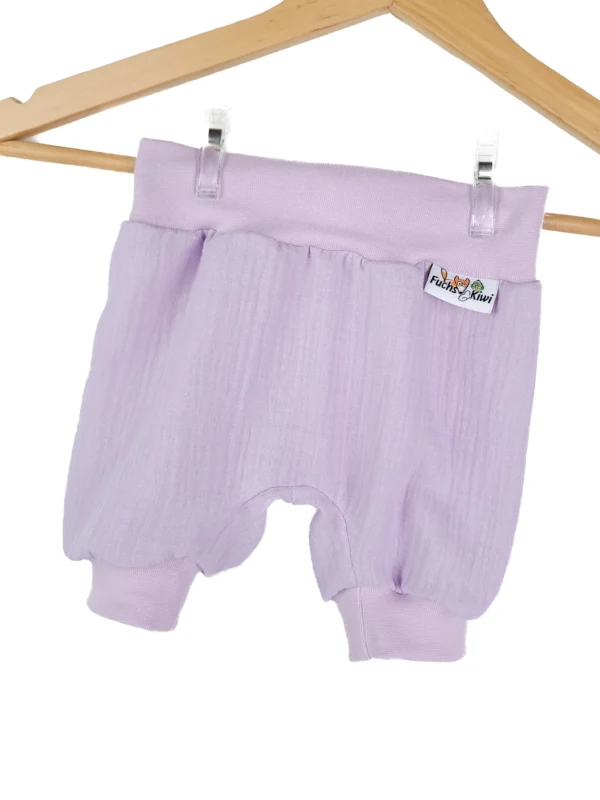 Kurze Hose Musselin flieder 74/80